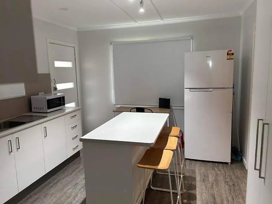 Mt Isa - Emerald Gem 3 Bedroom Home Quiet Area Mount Isa