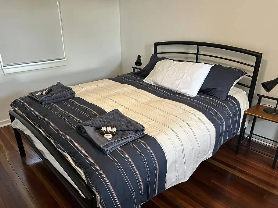 Mt Isa - Emerald Gem 3 Bedroom Home Quiet Area Mount Isa 0*,  Australia